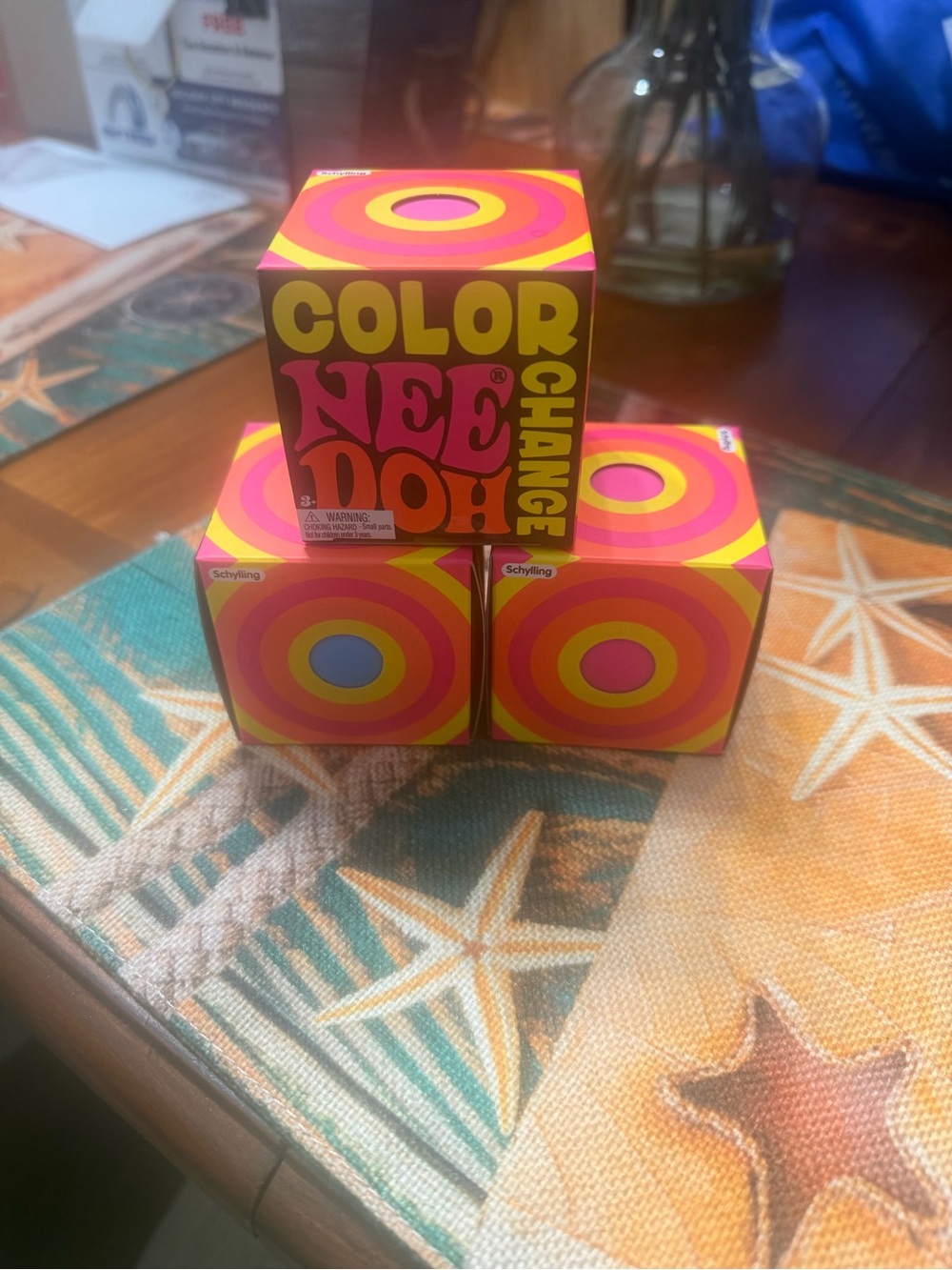 Color Mee Noh Color Change Cube - Pink/Yellow